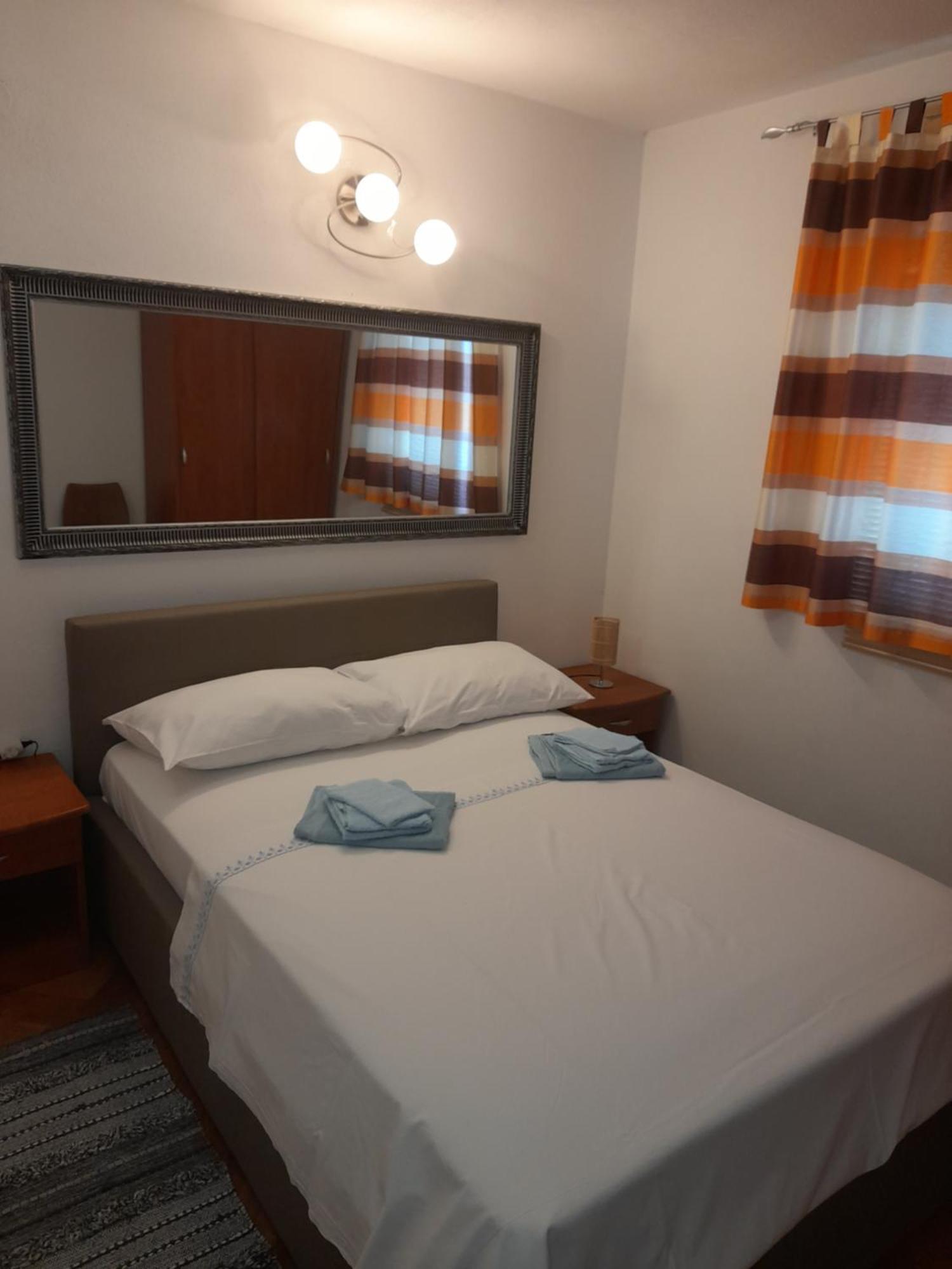 Apartmán Nives B. Supetar Exteriér fotografie