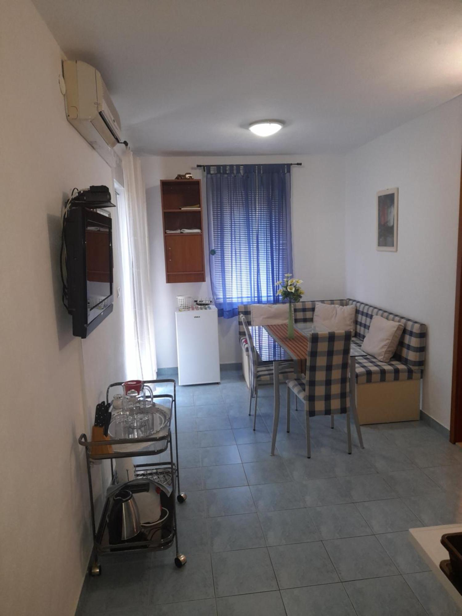 Apartmán Nives B. Supetar Exteriér fotografie