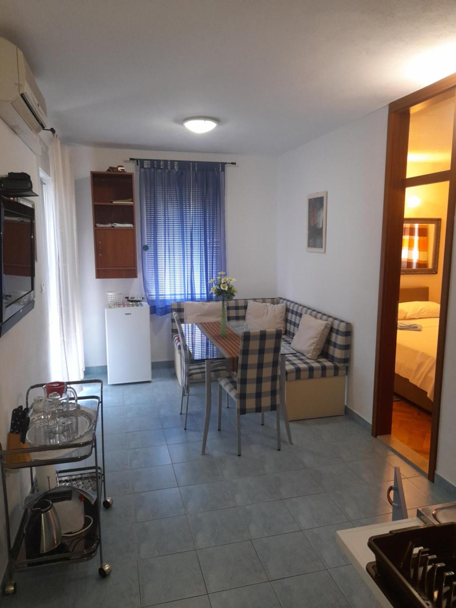 Apartmán Nives B. Supetar Exteriér fotografie