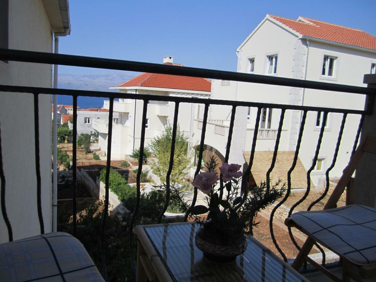 Apartmán Nives B. Supetar Exteriér fotografie