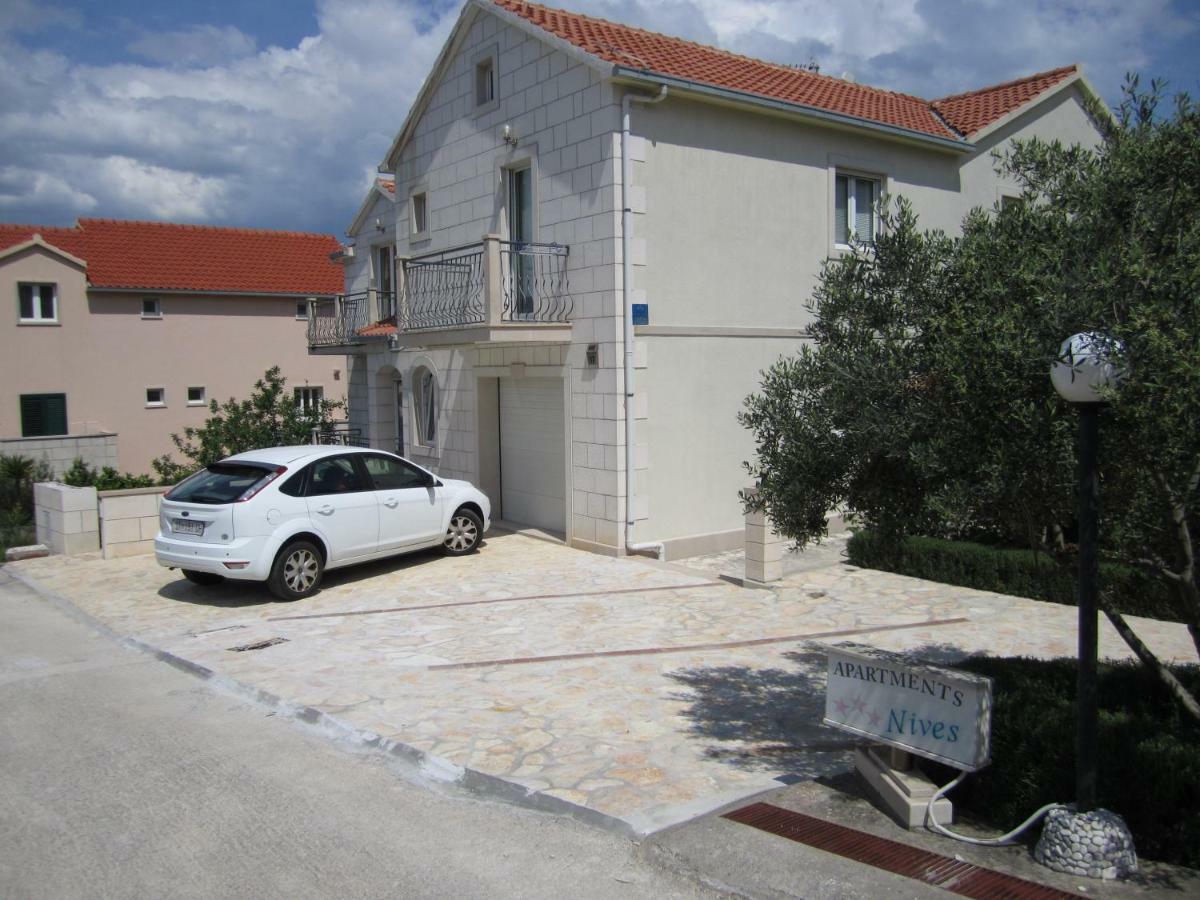 Apartmán Nives B. Supetar Exteriér fotografie