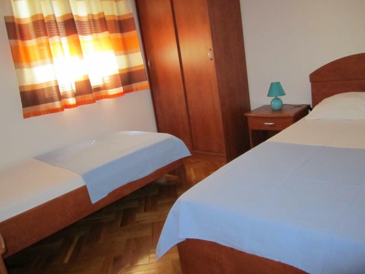 Apartmán Nives B. Supetar Exteriér fotografie